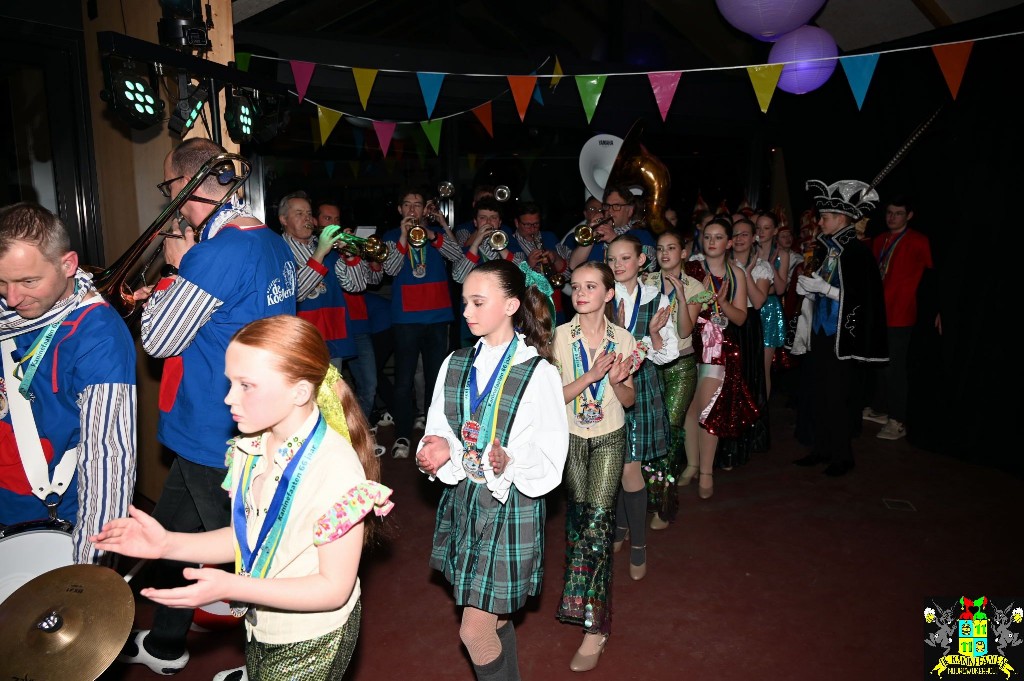 ../Images/Jeugddisco Glow in the Dark 010.jpg